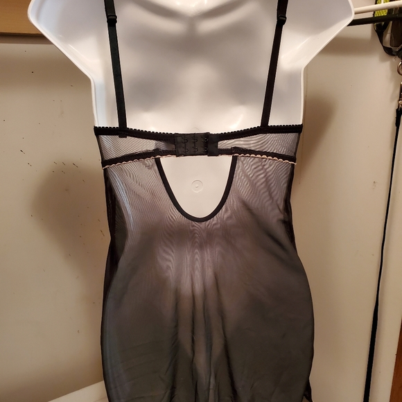 Lingerie - Picture 2 of 4